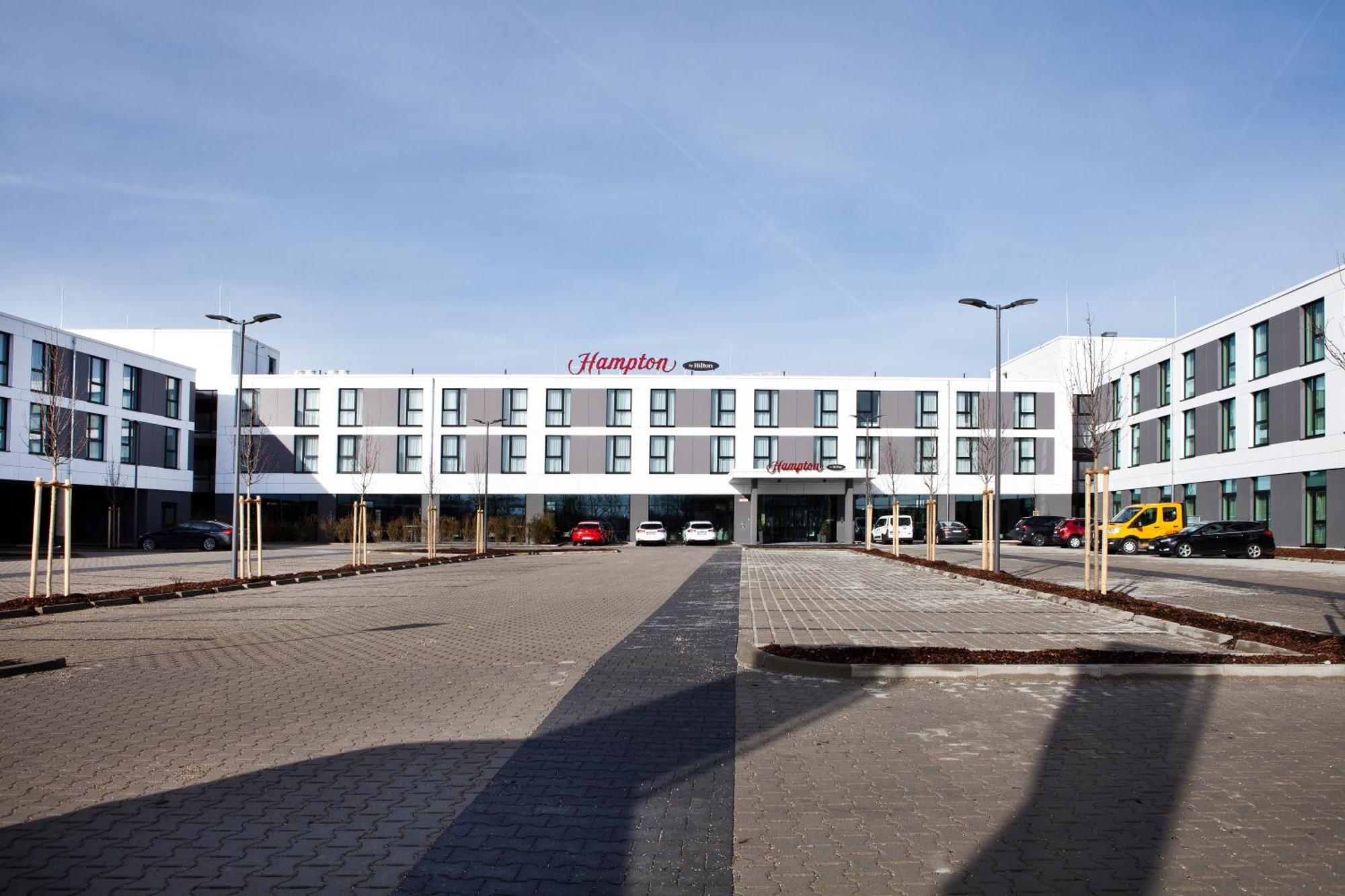 Hampton By Hilton Munich Airport South Hotel Hallbergmoos Exterior photo